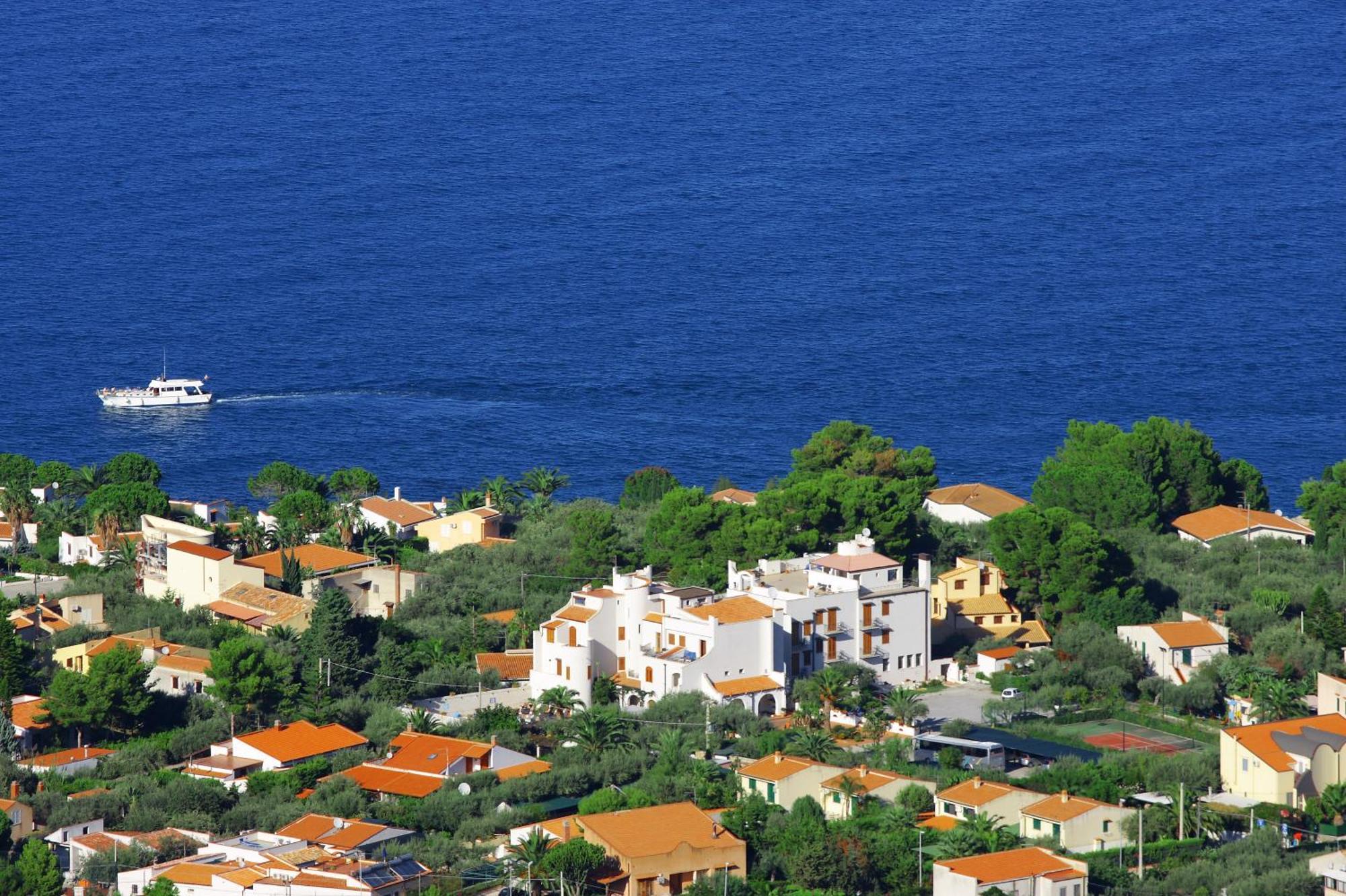 Hotel Baia Del Capitano Cefalù Exterior foto